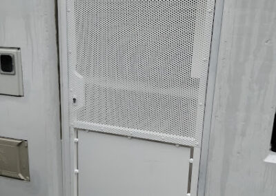 Puerta metálica acceso peatones casa